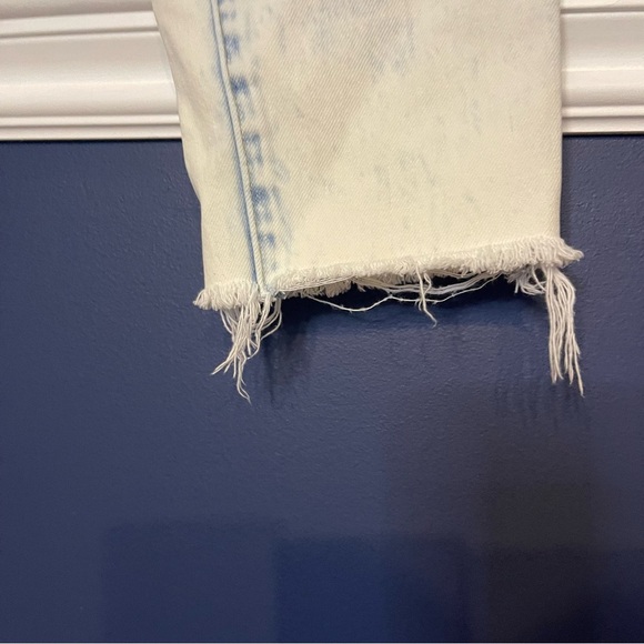 PISTOLA CHEWED HEM JEANS LIGHT WASH SIZE 24 - Picture 3 of 5